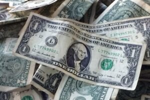 New effort in Congress calls for $25 minimum wage. Is it enough?