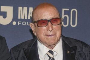 Clive Davis, music industry giant, dies: Reports