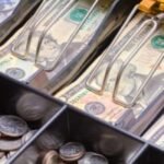Murphy introduces bill to increase federal minimum wage to $25 an hour