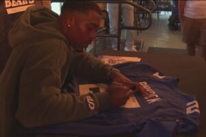 Giants safety Pinnock hosting football camp in hometown of Windsor