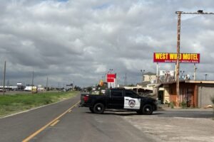 Shooter, one victim dead in Texas shooting