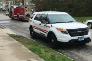 Crews battle fire at auto body shop in Norwich