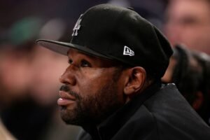 Floyd Mayweather faces felony charges in Las Vegas