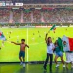 '¡Coreano, hermano!' Mexico vs. Korea match brings out more romance than rivalry in L.A.