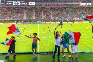 '¡Coreano, hermano!' Mexico vs. Korea match brings out more romance than rivalry in L.A.