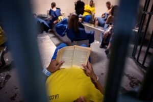 Overdoses in L.A. jails fueled by long waits for drug addiction treatment, staffers say