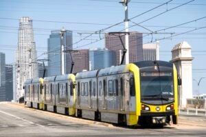 Metro plans to extend Eastside light rail to Montebello. Residents express their views