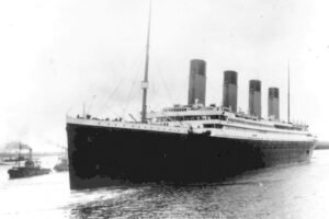 A plan to sell artifacts from the Titanic faces US government opposition