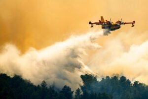Aspen Acres fire remains “serious threat” to homes in southern Colorado as new team takes command