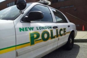 New London police officers rescue two people from water near downtown pier