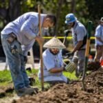 Heat wave smothering Southern California nears its peak
