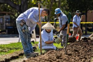 Heat wave smothering Southern California nears its peak