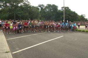 Runners enjoy ice cream at Milford 5K while raising money for Boys and Girls Club