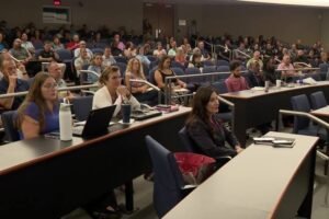 Experts in online extremism co Orange educators on protecting kids online