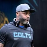Reggie Wayne coaches receivers he has, but Colts need to add a veteran