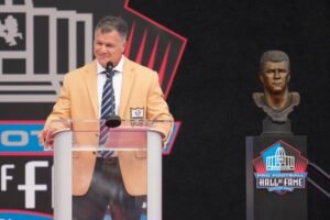 Adam Vinatieri entered Hall of Fame with humility, pride and . . . zingers