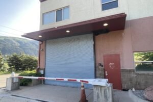 Glenwood Springs leaders vote to sue landlord of ICE detention center in state court