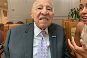 Korean War veteran from South Windsor receives medals for rescuing injured soldier in battle
