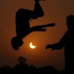 One Tech Tip: Using your smartphone to capture the August total solar eclipse over Europe