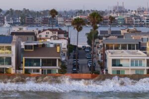 A 'super' El Niño is now super likely, leaving California bracing for impact